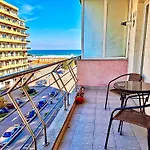 Summerland Seaview Διαμέρισμα *