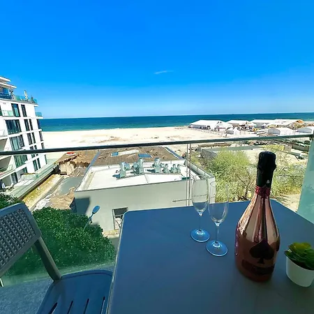Summerland Seaview شقة
