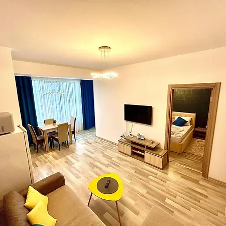Summerland Seaview Apartment Mamaia